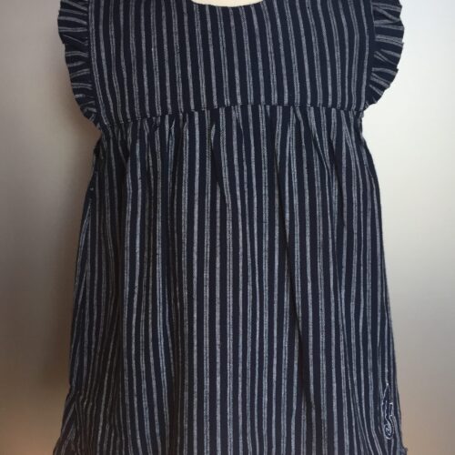 Børnekjole i bomuld - Mørkeblå dobbeltstribet (stof 01)